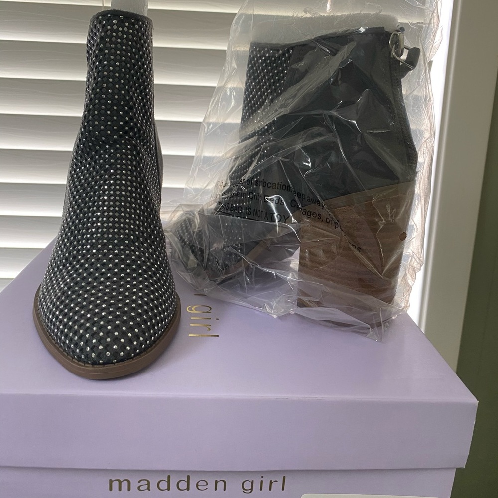 Boots - Picture 2 of 2